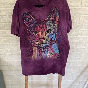 Unusual tee shirt by The Mountain. XL